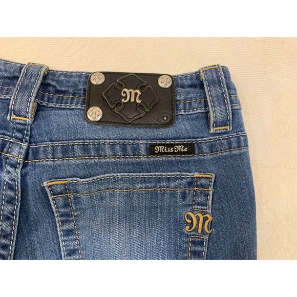 MISS ME Mid-Short Embellished Cut-Off Jean Shorts Sz 27 - Picture 8 of 12